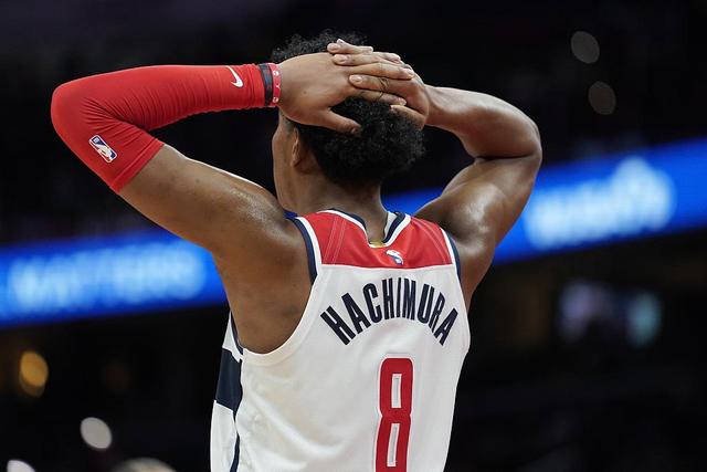 NBA中薪资超过5亿的八位球员大盘点
